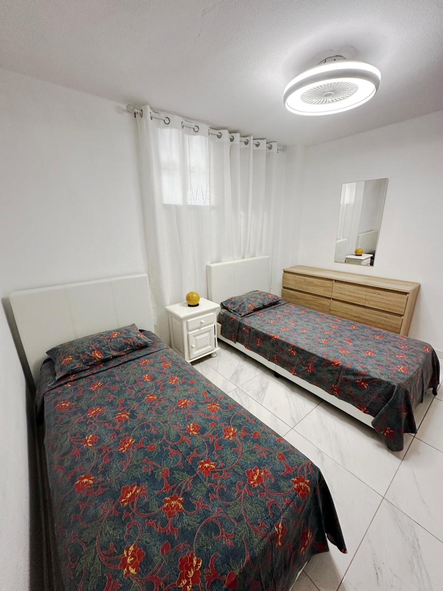 Classbnb - 3 Apartments 50M From The Las Americas Promenade Арона Екстер'єр фото
